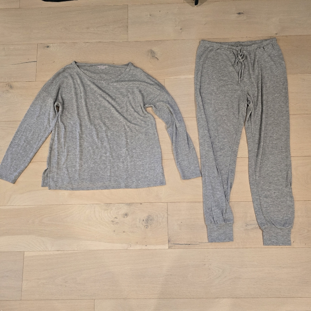 Victorias Secret Lounge Set - Size Small